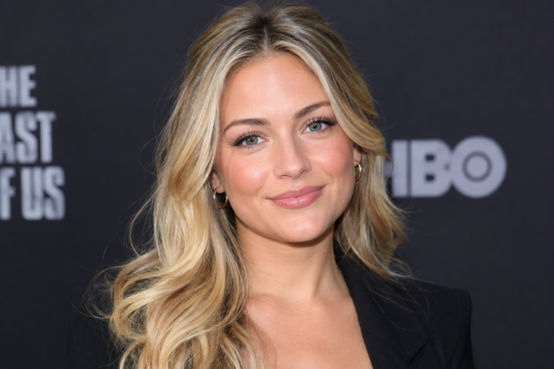 Laura Savoie: Age, Education, Career, and Family