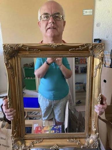 People Selling Mirrors: Compare Prices, Styles and Quality